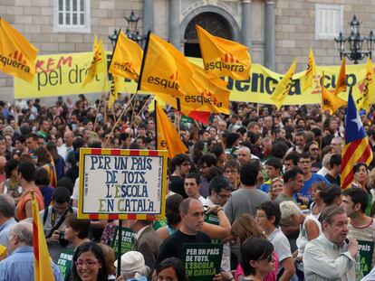 Concentración en defensa de la inmersión lingüística ante el Ayuntamiento de Barcelona celebrada en diciembre de 2019.