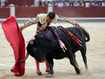 Joselito Adame, en la faena a su segundo toro, en Las Ventas.