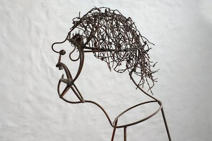 Escultura en hierro de Luis Terán (2016).
