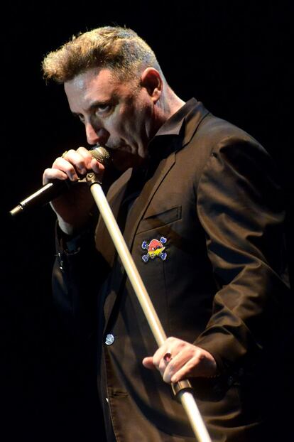 Conceirto de Loquillo de la gira Uno de los Nuestros, con Leiva de Pereza y Ariel Roth en la plaza de toros de Murcia, 2013.