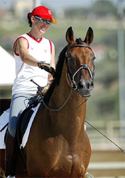 En la imagen, Ferrer Salat cabalga a <i>Beauvolais</i> en los entrenamientos.