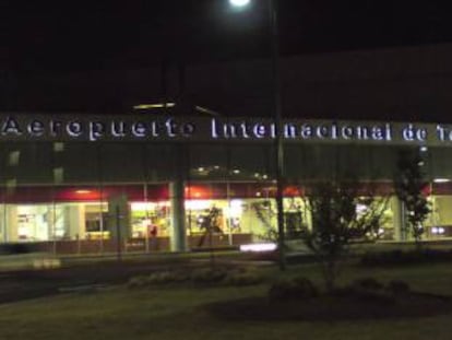 La entrada del aeropuerto de Toluca. 