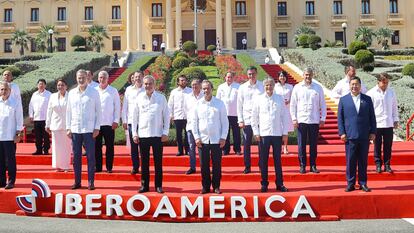 Foto de familia de la Cumbre Iberoamericana de Santo Domingo.