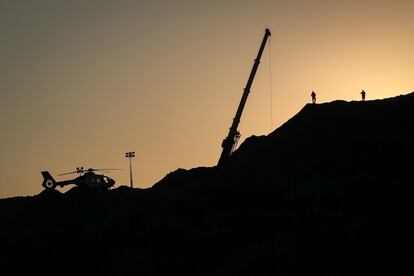 Trabajos en el pozo vertical en Totalán (Málaga). 