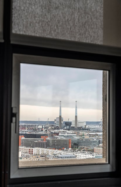 Vista del puerto de Le Havre (Normandía) desde lo alto de la torre del Ayuntamiento.
