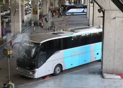 Un autobús de Alsa en la Estación Sur de Madrid.