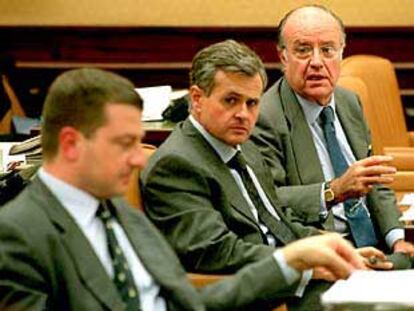 De izquierda a derecha, Ignasi Guardans, de CiU; Joaquín Calomarde y Juan C. Guerra Zunzunegui, del PP.