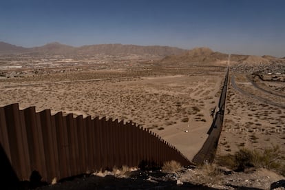 El muro fronterizo de México con Estados Unidos, visto desde Ciudad Juárez, Chihuahua, el 18 de enero de 2025.