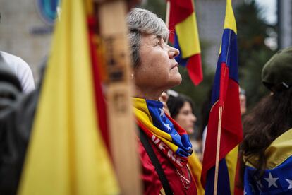 Una mujer protesta, durante una concentración de venezolanos en Ciudad de México el 10 de agosto de 2024.