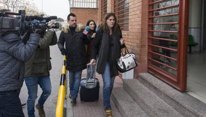 La mare de la Nadia visita el seu marit a la presó de Lleida, el dia 20.
