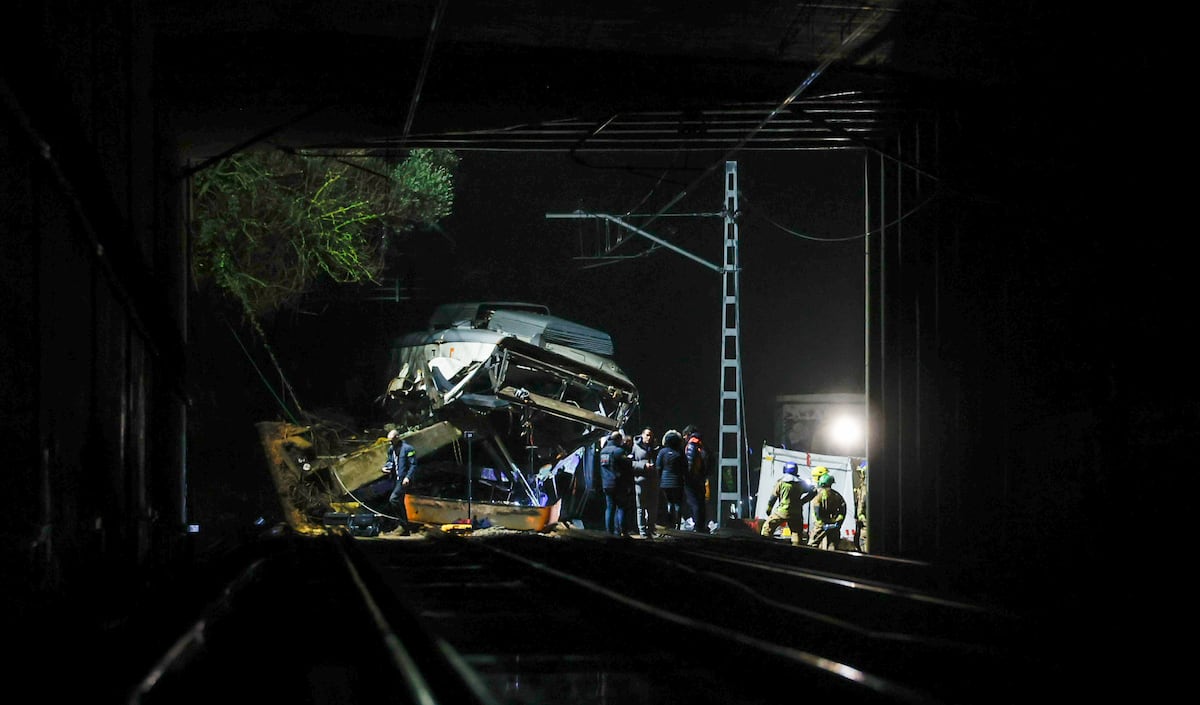 Cataluña afronta una mañana de miércoles sin trenes de Rodalies: 400.000 usuarios sin alternativas