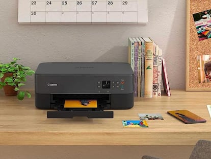 Canon PIXMA TS5350i en una mesa