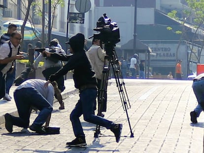 Un sicario abre fuego contra cuatro personas en Cuernavaca (México).