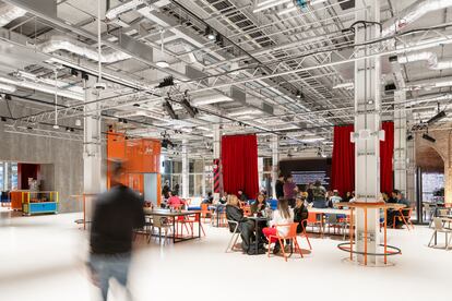 Uno de los espacios interiores del edificio Aviva Studios, en Manchester, en una imagen cedida por OMA y Factory International.
