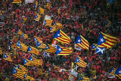 Bandeiras independentistas da Catalunha durante a manifestação em Barcelona.