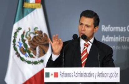 Fotografía cedida por la Prensa de Enrique Peña Nieto donde aparece el presidente electo mexicano mientras habla el miércoles 14 de noviembre de 2012, durante una reunión con dirigentes del Partido Revolucionario Institucional (PRI), en Ciudad de México (México). EFE/Prensa EPN/Solo Uso editorial