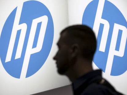 Imagen de un puesto de HP en una feria tecnológica.