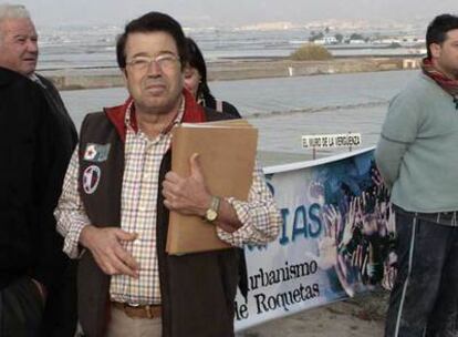 El portavoz del colectivo Manos Limpias, Francisco Hurtado, ayer, en Roquetas de Mar.