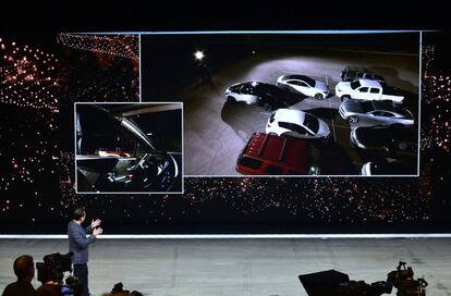 Hong Bae, director de Faraday Future, presenta en el CES 2017 el vehículo eléctrico y sin conductor FF91.