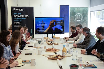 Desayuno, presentación de B Lab.