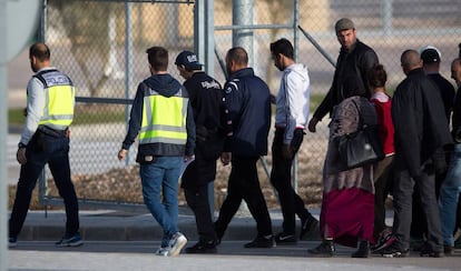 Relatives of migrants being held at Archidona prison (Málaga).