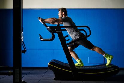 El boxeador italiano Clemente Russo entrenando con Skillmill.