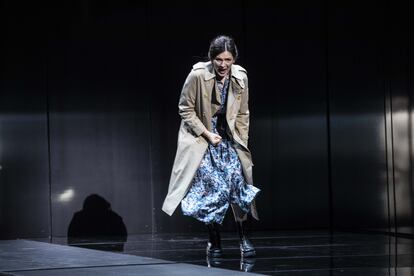 Marianne Crebassa (Mujer), durante la interpretación de su aria en la quinta escena de la ópera.