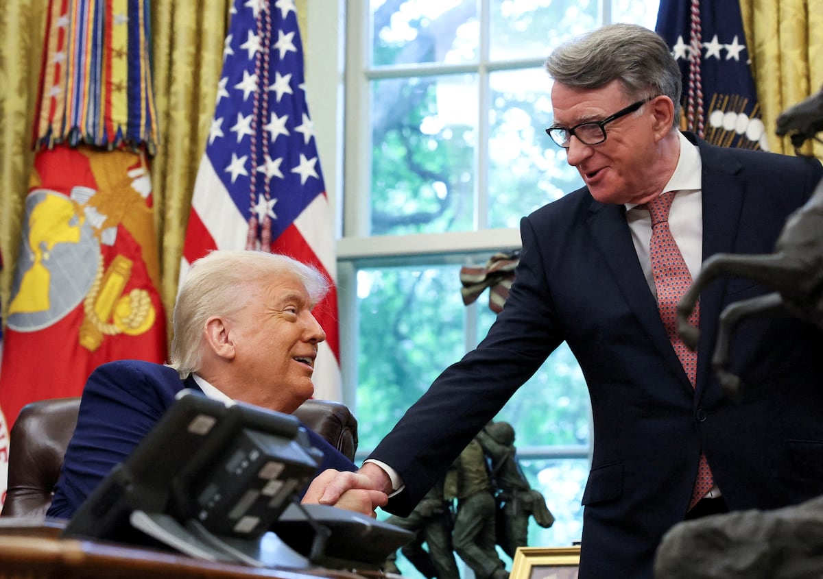 Starmer destituye al embajador británico en Washington por sus vínculos con Epstein