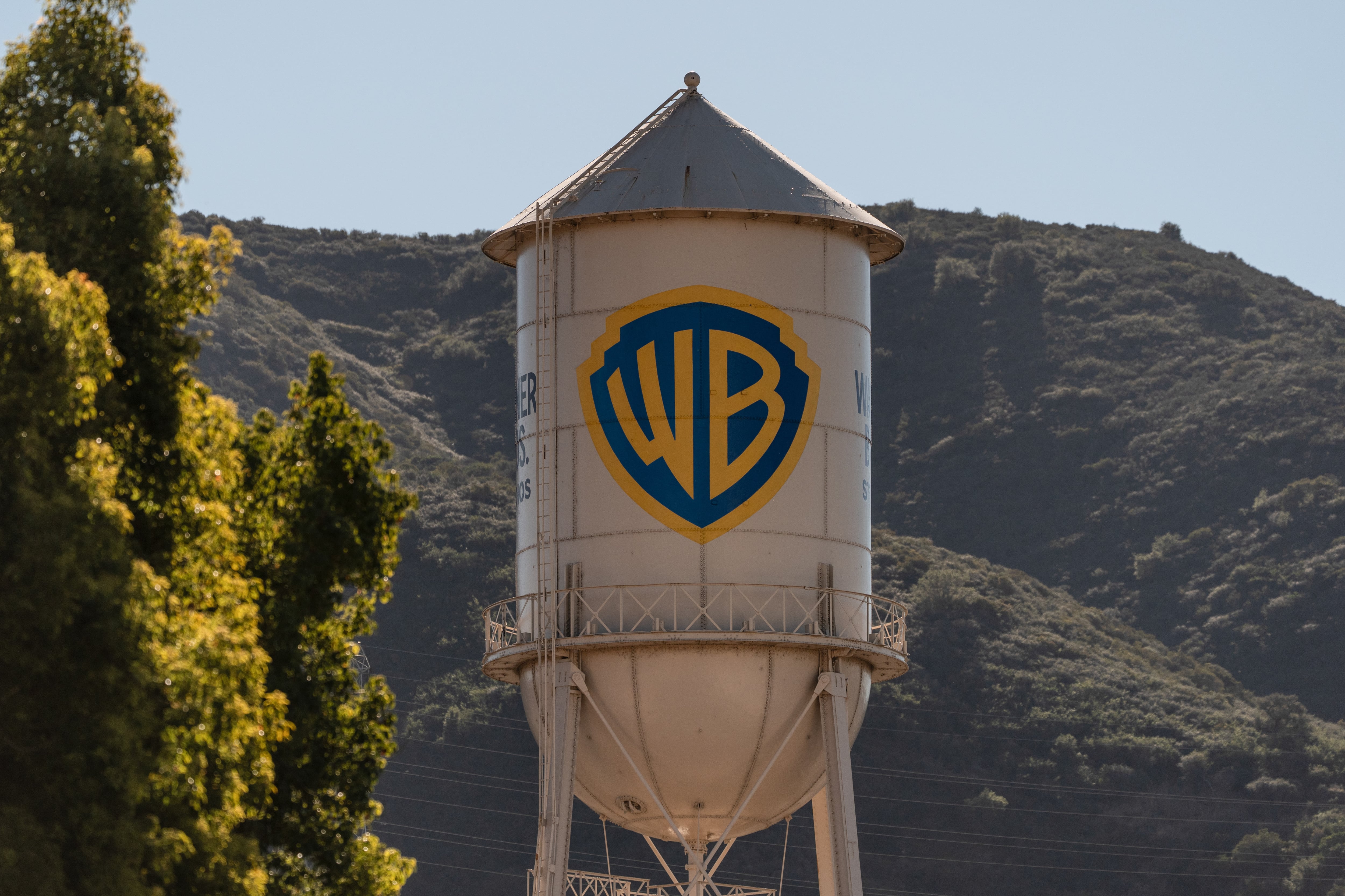 Warner Bros se plantea reabrir las negociaciones de venta con Paramount