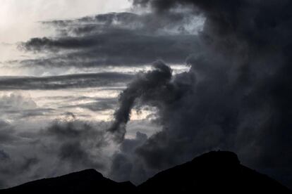 Las Islas Baleares mantienen activada la alerta naranja por lluvias de hasta 100 litros por metro cuadrado en 12 horas, según ha informado hoy la Agencia de Meteorología (Aemet).