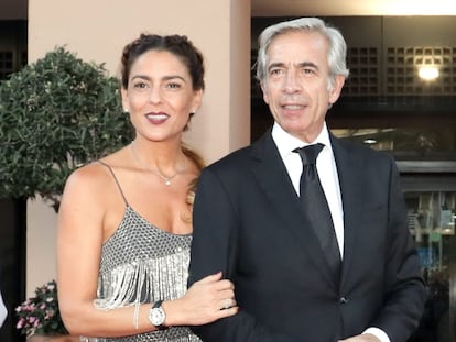 Imanol Arias e Irene Meritxell, en unos premios en Marbella en septiembre de 2018.