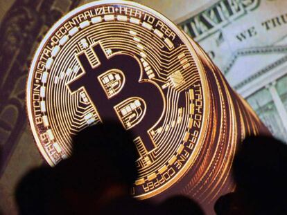 Proyección sobre el bitcoin en una conferencia del Congreso Mundial de interpol en Singapur en julio.