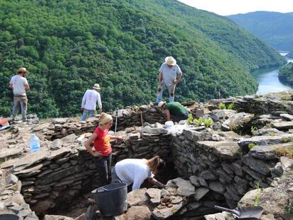 Excavación de Adegas da Memoria en A Pobra do Brollón.