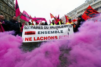 Protesta por la reforma laboral en Valenciennes, al norte de Francia, el 31 de marzo de 2016.