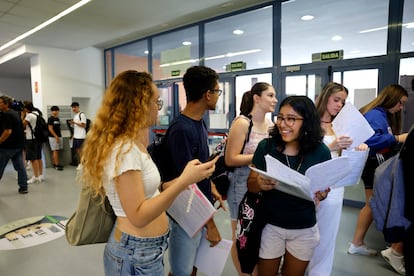 Estudiantes en la convocatoria extraordinaria de la Selectividad, en Madrid, en julio.
