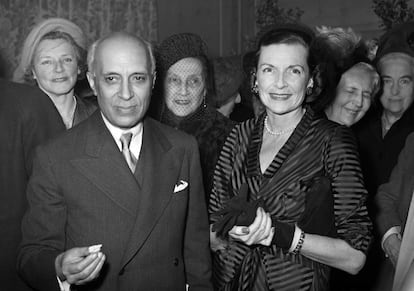 Lady Mountbatten con Jawaharlal Nehru, primer ministro de India, en Londres en enero de 1950.