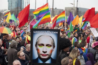 Imagen de Putin maquillado en una manifestación por los derechos LGTBI+ en Ámsterdam (2013).