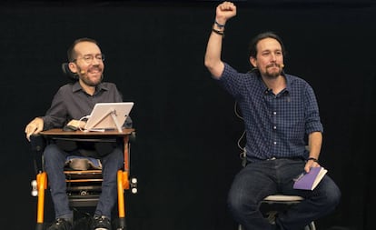 Pablo Iglesias and Pablo Echenique at a meeting last week in Córdoba.