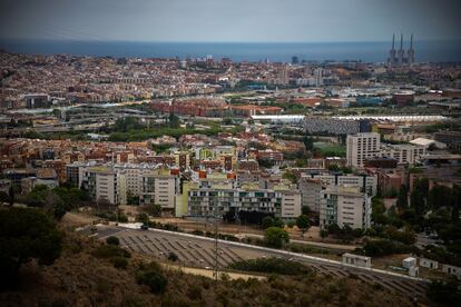 Vista aérea del barrio de Trinitat Nova, en primer plano.