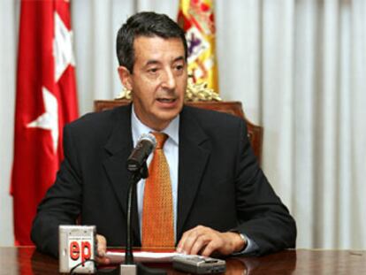 Constantino Méndez, ayer cuando presentó su dimisión irrevocable.