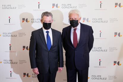 Juan Manuel Santos y Felipe González