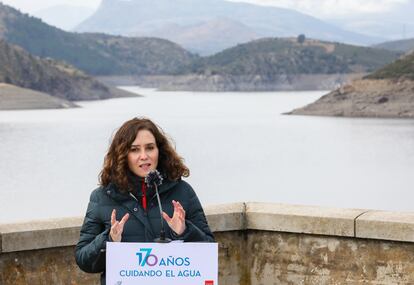 Isabel Díaz Ayuso, este lunes 20 de diciembre en el embalse de El Atazar.