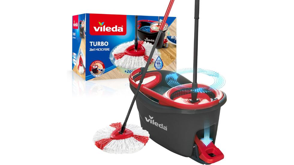 Este combo de limpieza incluye un cubo escurridor giratorio y una fregona de microfibra.