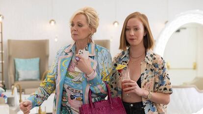 Jean Smart y Hannah Einbinder, en la segunda temporada de 'Hacks'.