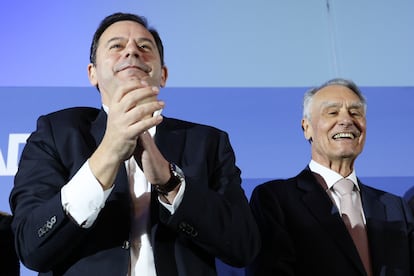 Luís Montenegro con el expresidente portugués Aníbal Cavaco Silva. 