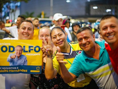 Seguidores del candidato Rodolfo Hernández, este domingo en Bucaramanga, en Colombia.
