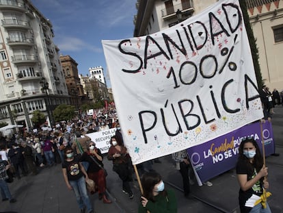 Manifestación en Sevilla por la sanidad pública andaluza, el 19 de febrero.