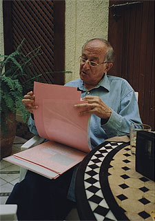 Juan Goytisolo (Barcelona, 1931), en su casa de Marraquech, es gran admirador y conocedor de la cultura árabe.