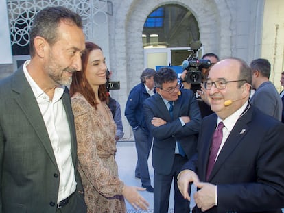 El ministro de Cultura y Deporte, Miquel Iceta, a la derecha, con el alcalde de Elche, Carlos González, en el Foro MasEuropa organizado por Casa Mediterráneo y Diario Información.