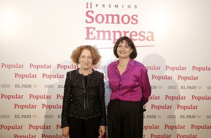 Carmen Iglesias, condesa de Gisbert e historiadora española, con Carmen Sanz de la Real Academia de Historia.